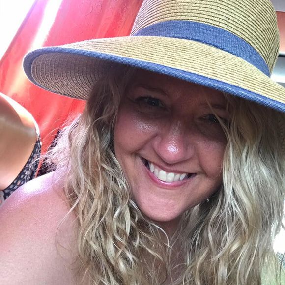 Meet your Posher, Janet - Picture 1 of 1